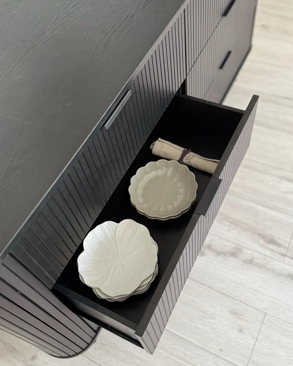 6 Drawer Chest BRADLEY Black – Retro Storage Cabinet with Fluted Fronts