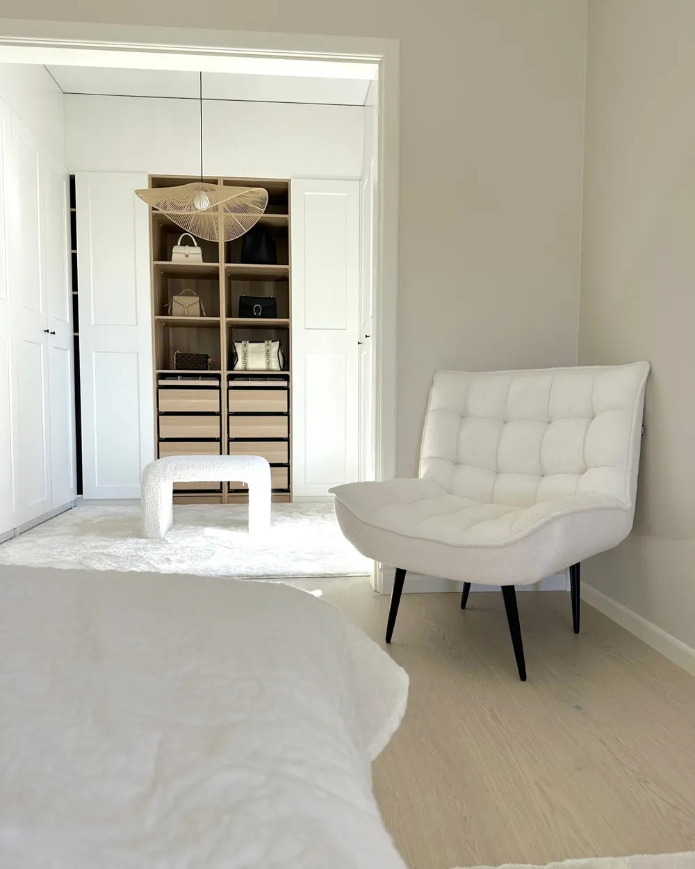 ALVESTA Boucle White Armchair – Modern Armless Accent Chair with Soft Upholstery